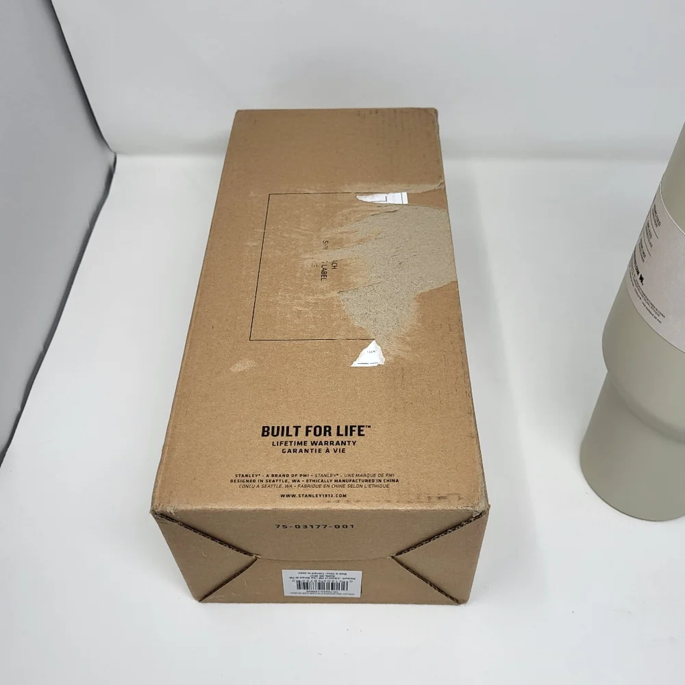Stanley "The Quencher" H2.0 FlowState Tumbler Dune Soft Matte 40 Oz New‎ - Picture 7 of 8